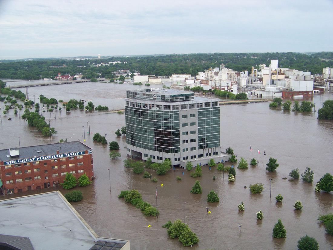 2008 Cedar Rapids Flood downtown Great America Building